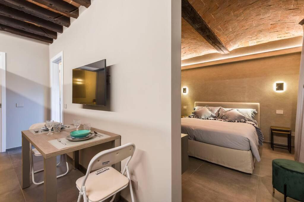 Torre 13 Appartement Modena Buitenkant foto